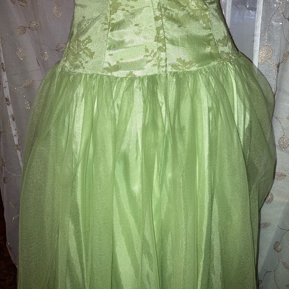 🥀Vintage Gunne Sax Size 3/4 Gown🥀 - Picture 9 of 14